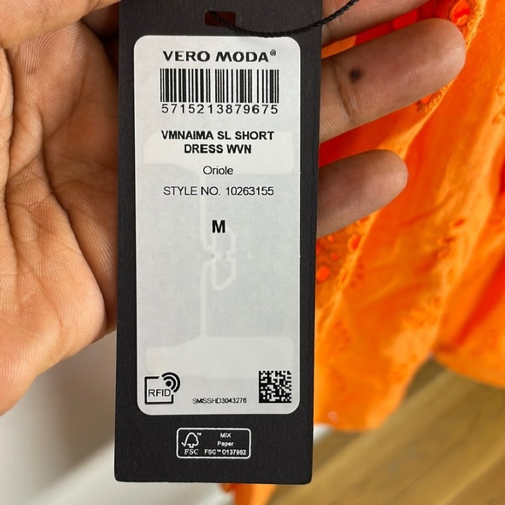 NWT Vero Moda Eyelet Ruffle Dress with Open Back - Picture 4 of 8